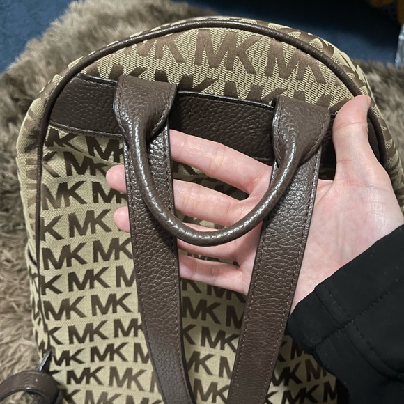 Pre Loved - Picture 1 of 4